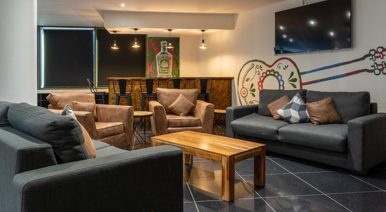 The Bling Hotel By Ustay Aparthotels Liverpool Exterior photo